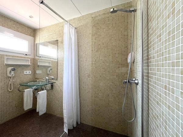 Marina Tossa : photo 5 de la chambre chambre triple supérieure