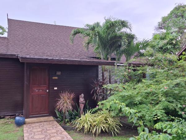 Phi Phi Natural Resort : photo 7 de la chambre family cottage two bedroom