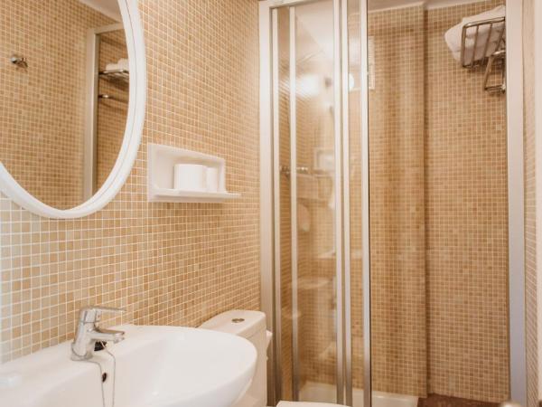 Marina Tossa : photo 9 de la chambre chambre double ou lits jumeaux supérieure avec balcon