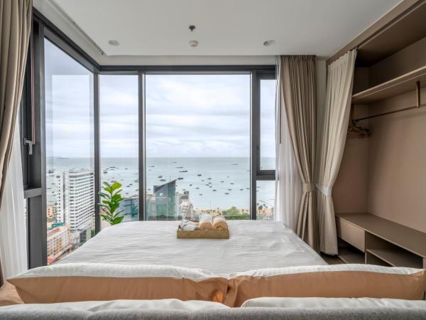 Vacaystation Edge Central Pattaya : photo 3 de la chambre chambre familiale avec baignoire