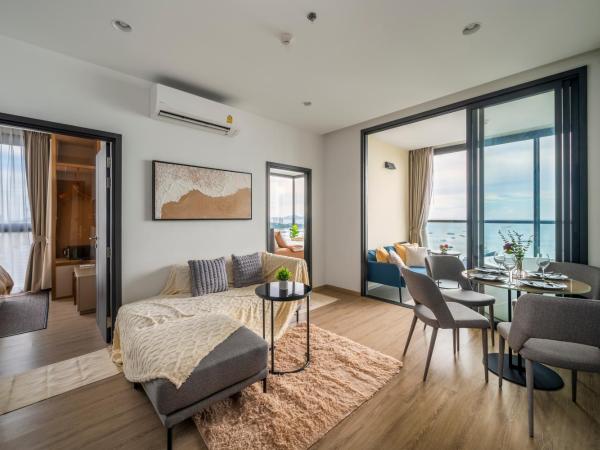 Vacaystation Edge Central Pattaya : photo 1 de la chambre chambre familiale avec baignoire