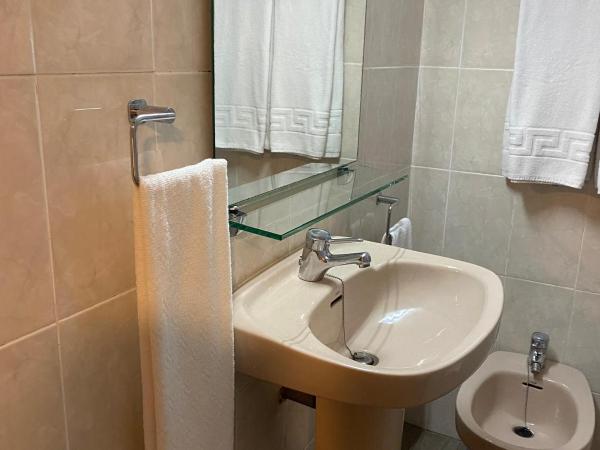 Hotel Ovetense : photo 5 de la chambre chambre double ou lits jumeaux