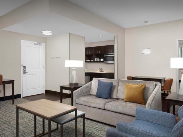 Homewood Suites Dallas Downtown : photo 3 de la chambre suite d'angle 1 chambre lit king-size