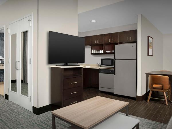 Homewood Suites Dallas Downtown : photo 4 de la chambre king suite with accessible tub - mobility and hearing access/non-smoking