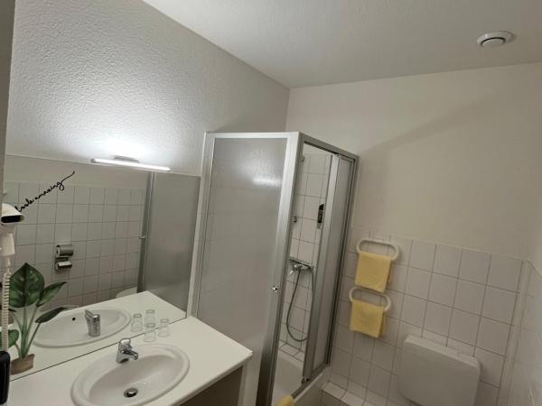 Hotel Schwarzer Bär : photo 1 de la chambre chambre lits jumeaux