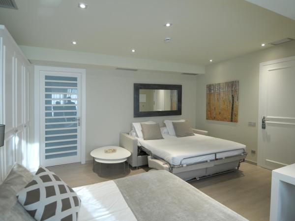 Serennia Exclusive Rooms : photo 10 de la chambre suite avec terrasse - vue sur ville