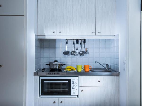 Villa Sonia : photo 3 de la chambre studio - vue latérale sur mer