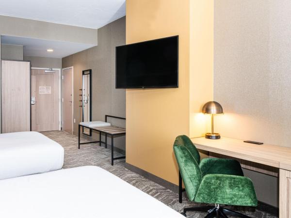 SpringHill Suites by Marriott Baltimore Downtown Convention Center Area : photo 4 de la chambre suite avec 2 lits queen-size et canapé-lit