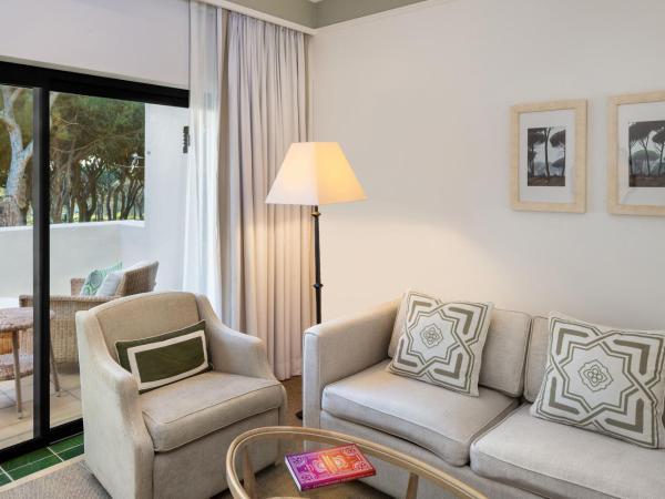Pine Cliffs Hotel, a Luxury Collection Resort, Algarve : photo 3 de la chambre grande chambre lits jumeaux deluxe avec balcon - vue sur complexe