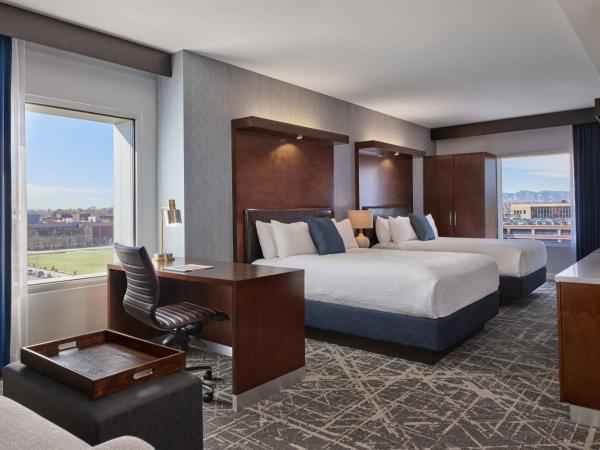 SpringHill Suites by Marriott Denver Downtown : photo 1 de la chambre studio lit queen-size avec canapé-lit
