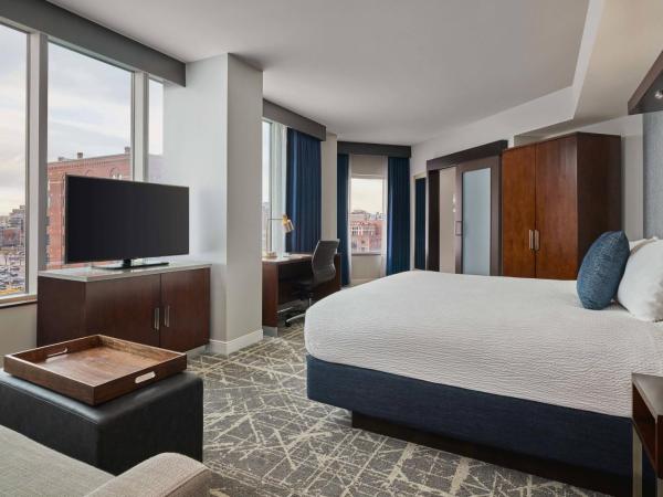 SpringHill Suites by Marriott Denver Downtown : photo 2 de la chambre chambre lit king-size exécutive - vue sur ville