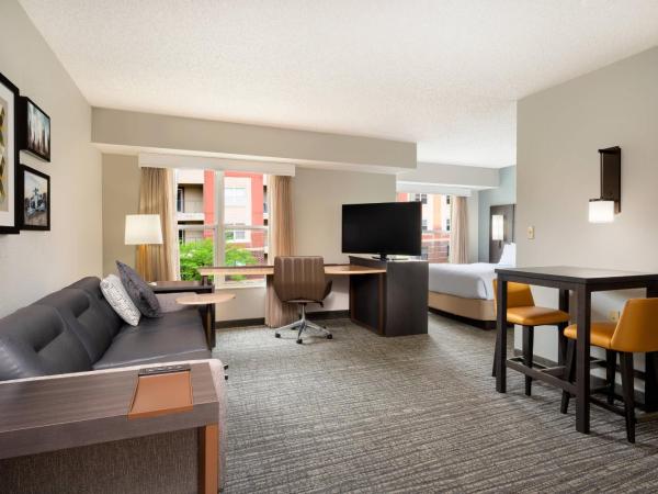 Residence Inn Indianapolis Downtown on the Canal : photo 1 de la chambre studio lit queen-size - vue sur rivière