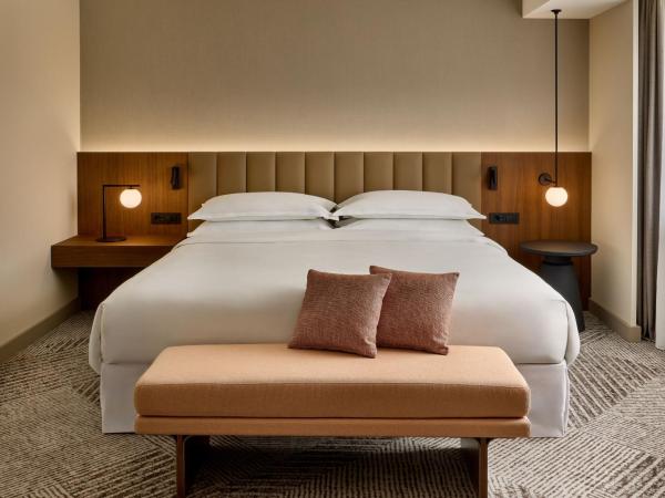 Sheraton Zagreb Hotel : photo 9 de la chambre suite exécutive 1 chambre avec 1 lit queen-size