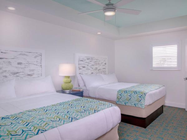 Marriott's Harbour Lake : photo 2 de la chambre two-bedroom villa with one king bed, two queen beds, sofa bed, roll-in shower and balcony - mobility accessible