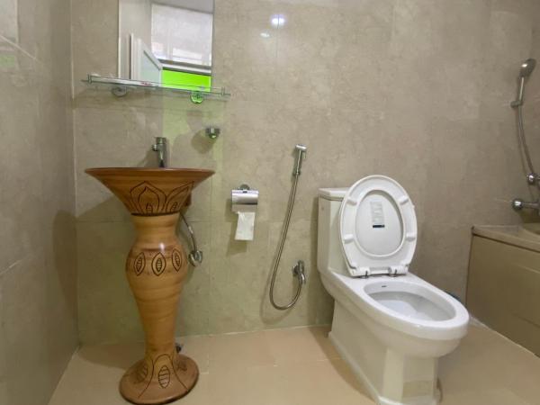 Dulcify cottage sarangkot : photo 6 de la chambre chambre lit queen-size avec balcon