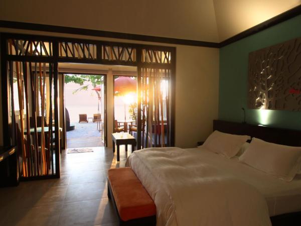 Dhawa Ihuru - with Free Transport : photo 1 de la chambre beachfront sunset villa