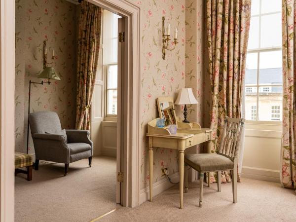 Dukes Bath : photo 9 de la chambre suite avec lit à baldaquin