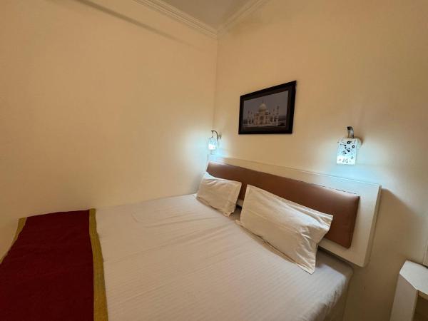Hotel Kamal Nearest To Taj Mahal : photo 8 de la chambre chambre semi de luxe double ou lits jumeaux