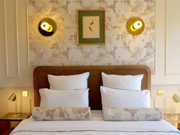 Hôtel Bristol Pau : photo 8 de la chambre chambre deluxe