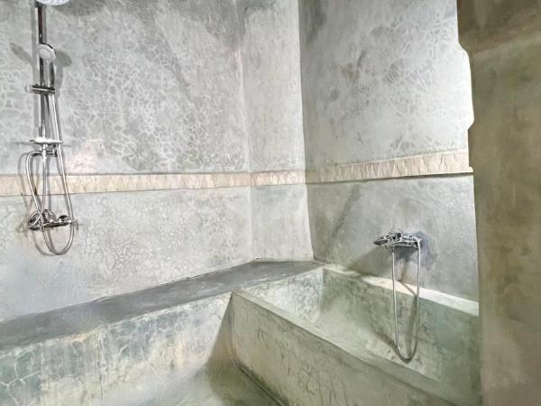 Dar Attajalli : photo 2 de la chambre chambre quadruple avec salle de bains privative