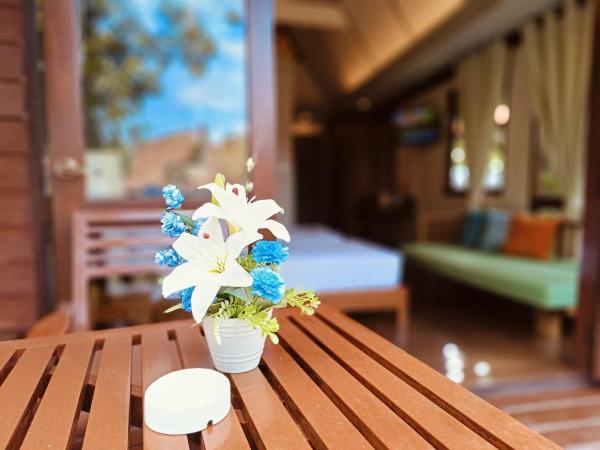 Baan Duangkaew Resort : photo 3 de la chambre chambre familiale