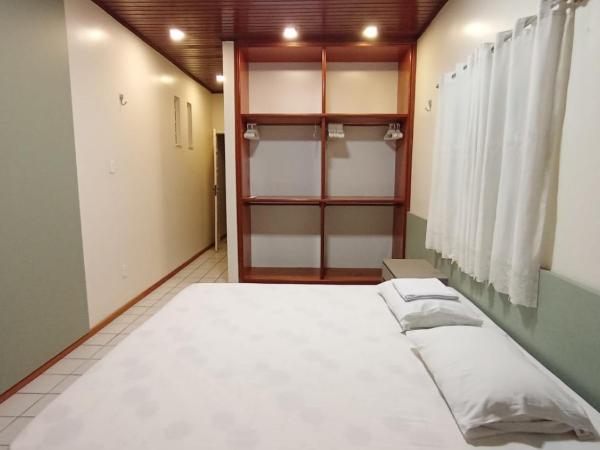 Angatu Hostel Service : photo 1 de la chambre grande chambre double