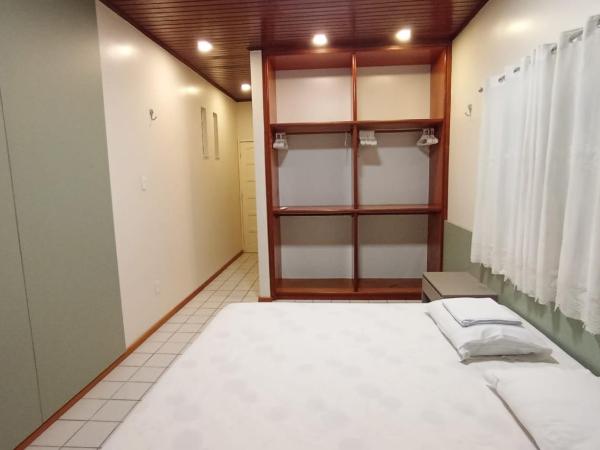 Angatu Hostel Service : photo 5 de la chambre grande chambre double