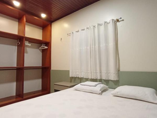 Angatu Hostel Service : photo 6 de la chambre grande chambre double