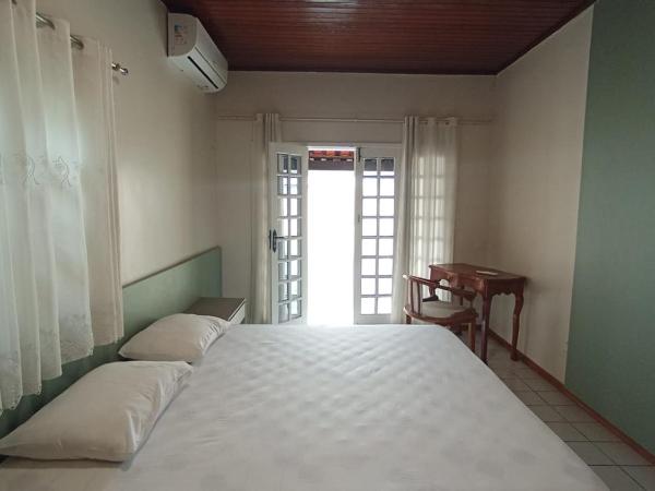 Angatu Hostel Service : photo 8 de la chambre grande chambre double