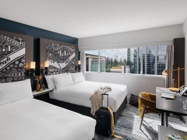 voco Brisbane City Centre, an IHG Hotel : photo 1 de la chambre chambre double standard avec 2 lits doubles
