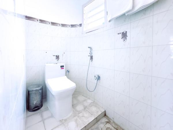 Laksh Grand Stays : photo 4 de la chambre chambre deluxe double ou lits jumeaux