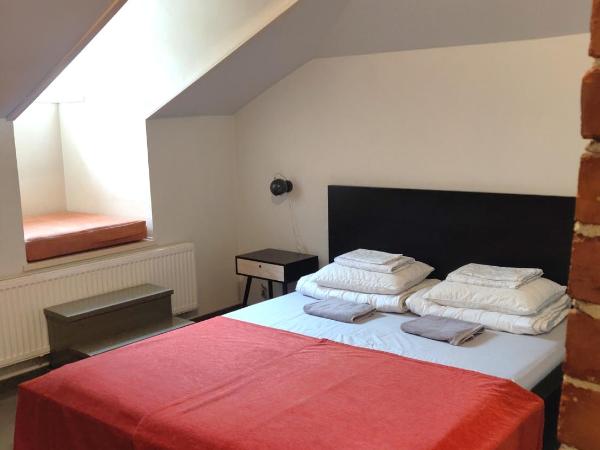 Hostel Suomenlinna : photo 1 de la chambre chambre double avec salle de bains commune