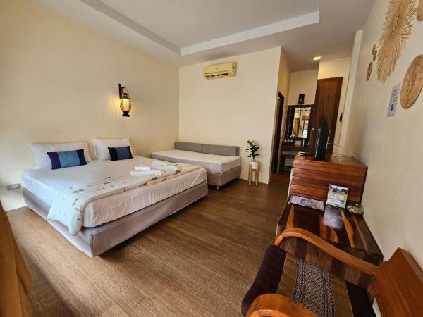 Salakphet Resort : photo 1 de la chambre hébergement supérieur avec galerie