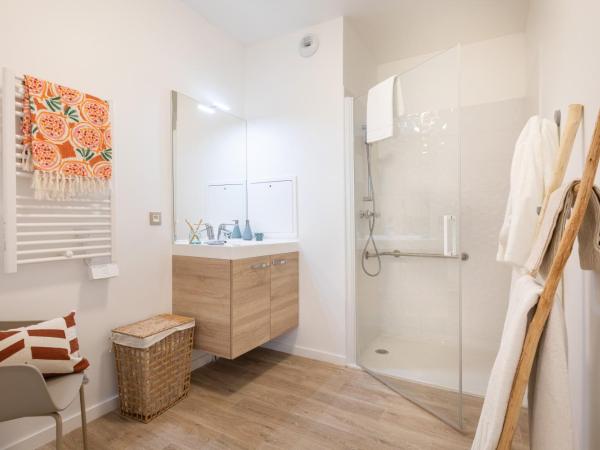 Oh Activ Salon-de-Provence : photo 5 de la chambre studio