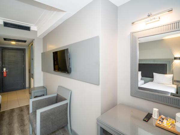 Grand S Hotel : photo 10 de la chambre chambre triple basique