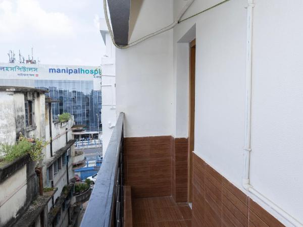 Lakeside Suites : photo 4 de la chambre chambre lit king-size avec balcon