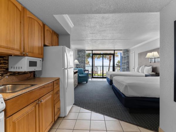 Grande Shores : photo 4 de la chambre chambre avec 2 lits queen-size et cuisine - côté océan