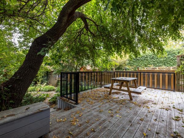 Vihome-119- Double bedrooms on up or 3 bedrooms in basement near Eglinton subway station : photo 7 de la chambre suite familiale deluxe