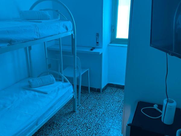Hostel BB La Fenice : photo 5 de la chambre chambre lits jumeaux standard avec salle de bains commune