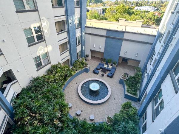 Cozy Apartment - 2BR 2BTH : photo 7 de la chambre appartement - vue sur jardin