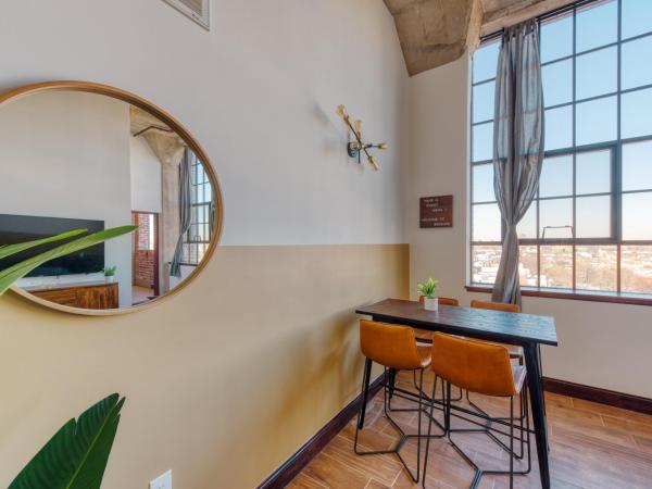 Sosuite at Independence Lofts - Callowhill : photo 4 de la chambre penthouse