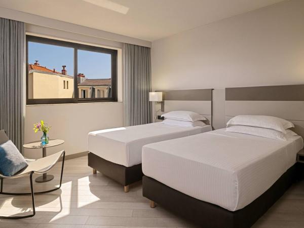 AC Hotel by Marriott Nice : photo 1 de la chambre suite junior - vue sur ville