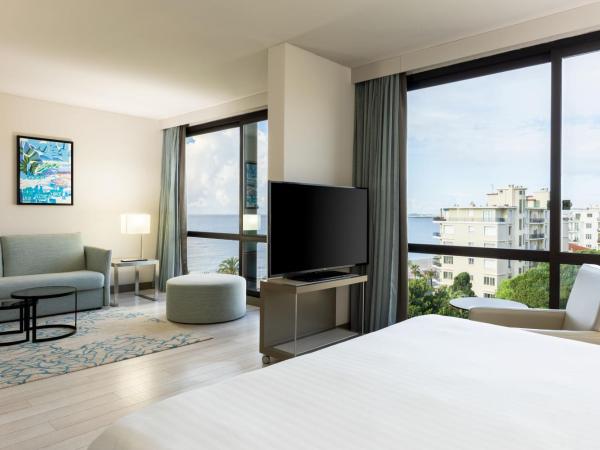 AC Hotel by Marriott Nice : photo 6 de la chambre suite avec vue partielle sur mer