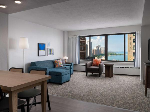 Sonesta ES Suites Chicago Downtown Magnificent Mile Medical : photo 5 de la chambre two bedroom suite - king + queen - lake view