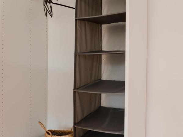 LoftMe Houses Hostel : photo 4 de la chambre chambre lits jumeaux avec salle de bains commune