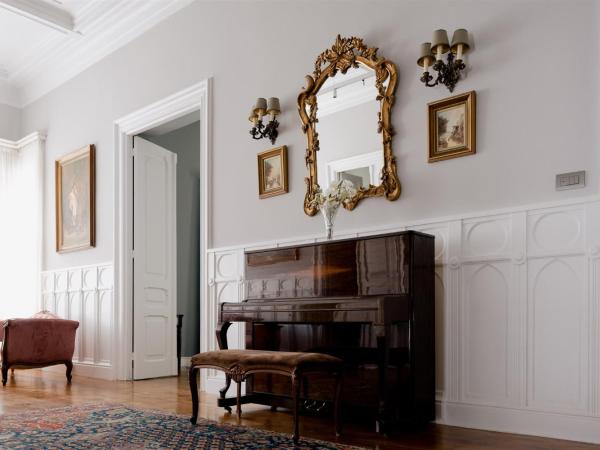 Victoria Mansion A Luxurious Neoclassical Experience : photo 4 de la chambre four-bedroom luxury apartment