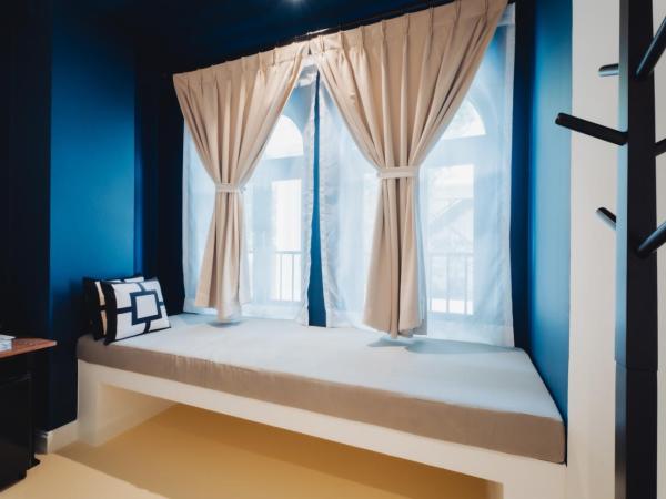 Xinlor House - Phuket Old Town : photo 5 de la chambre chambre supérieure lit queen-size