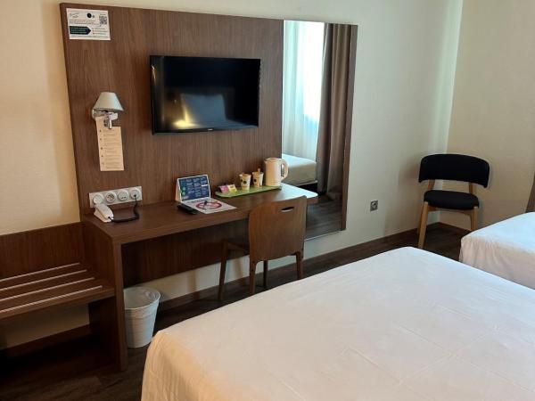 Campanile Saint Jean de Luz : photo 4 de la chambre chambre nouvelle génération - 1 lit double et 1 lit simple