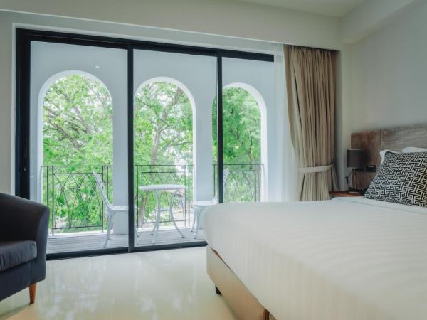 Xinlor House - Phuket Old Town : photo 7 de la chambre chambre double deluxe avec balcon