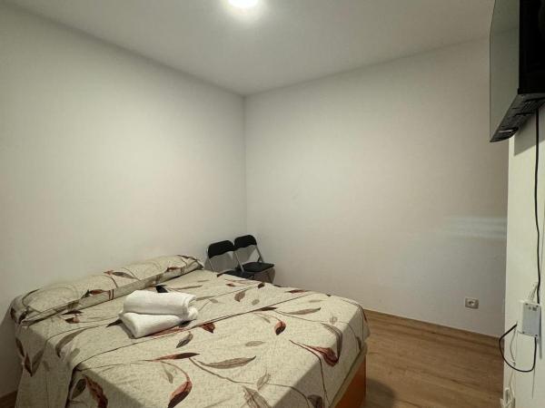 ENJOY THE STARS MADRID Zapata : photo 1 de la chambre chambre double avec salle de bains privative